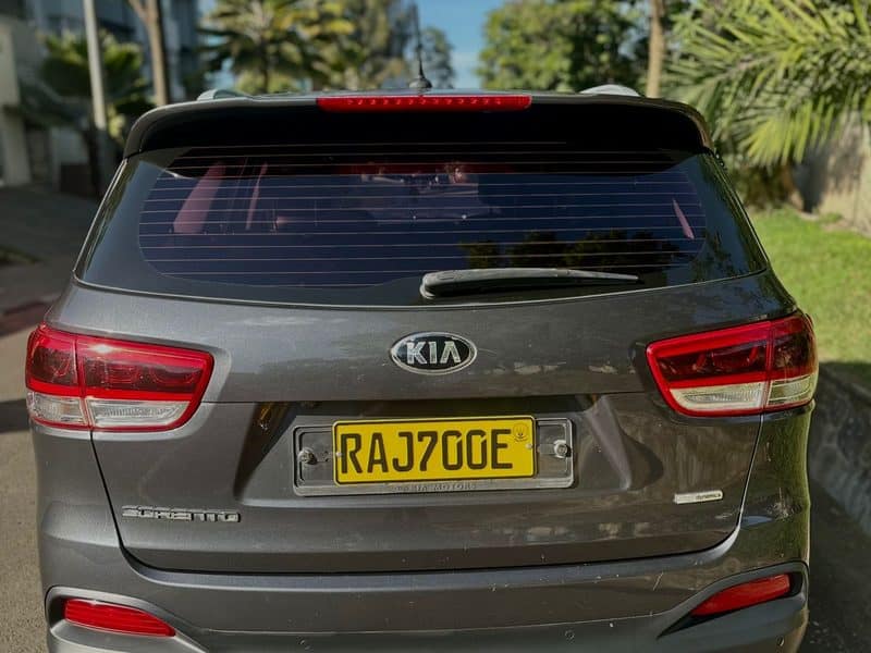 KIA Sorento — RAI100N