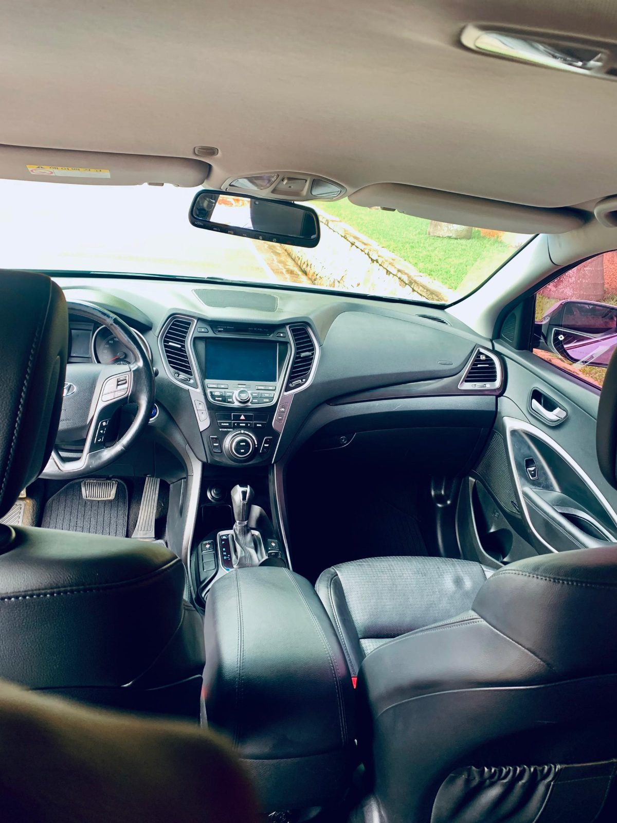 Hyundai SantaFe, plate RAH 500 F — Front seats